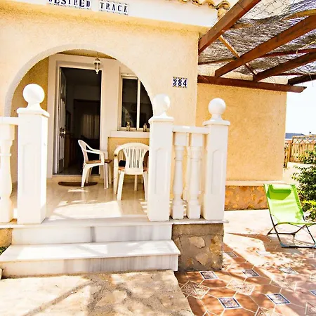 2 Bed, 2 Bath Bungalow With Communal Pool